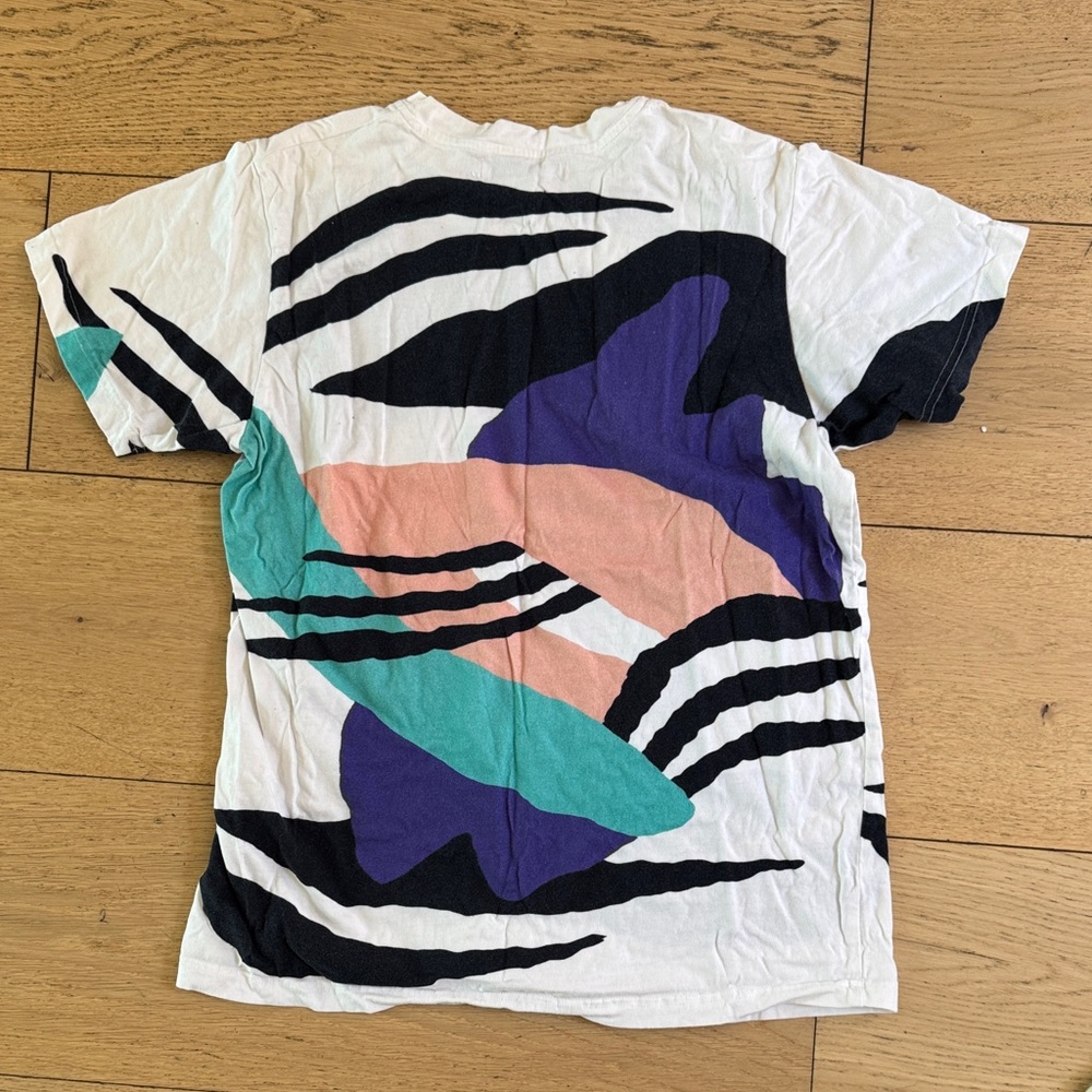 80’s Abstract Patterned T-Shirt - Picture 3 of 3